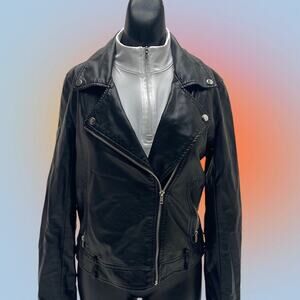 FOREVER 21 Women’s Medium Black Faux Leather Jacket